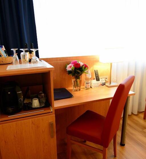 スタンダードシングルルーム, National Dusseldorf