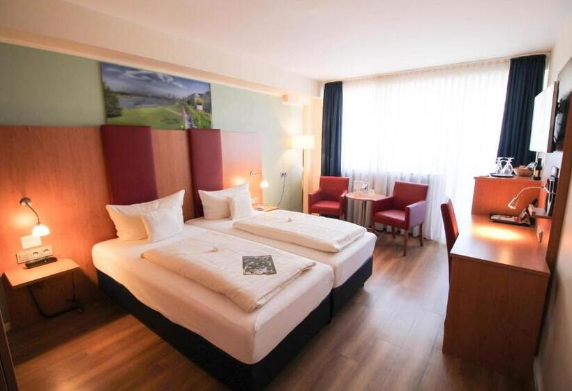 バルコニー付きスタンダードルーム, National Dusseldorf