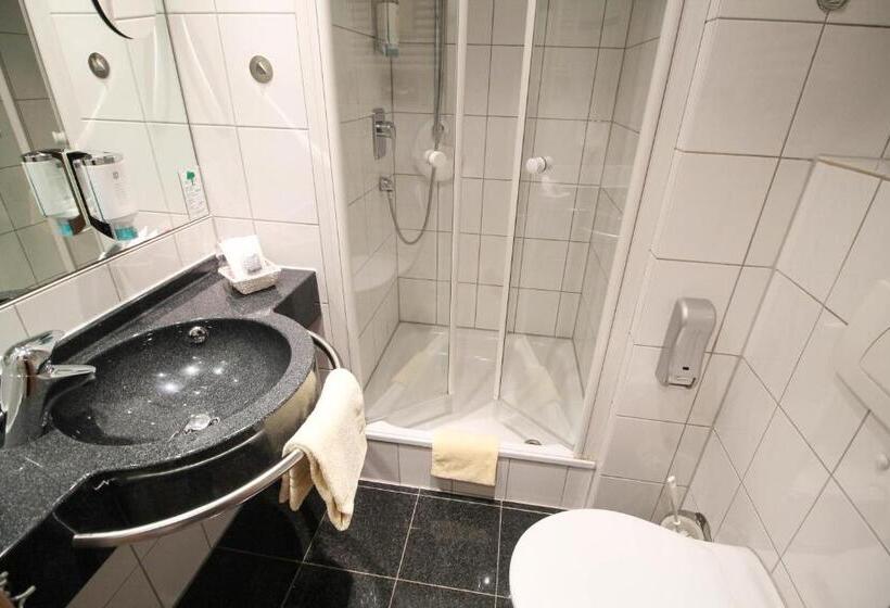 バルコニー付きスタンダードルーム, National Dusseldorf