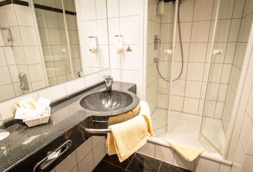 スタンダードシングルルーム, National Dusseldorf