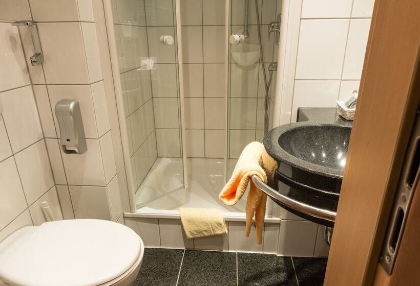 标准间带阳台, National Dusseldorf