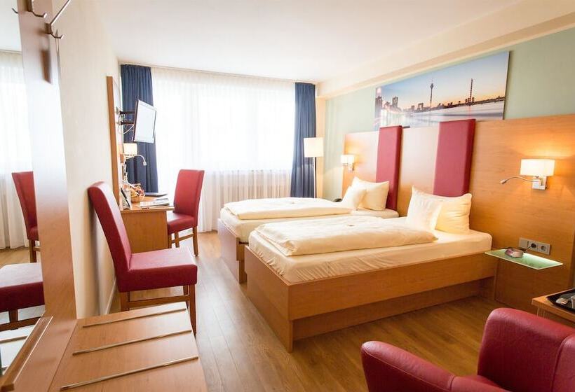 标准间带阳台, National Dusseldorf