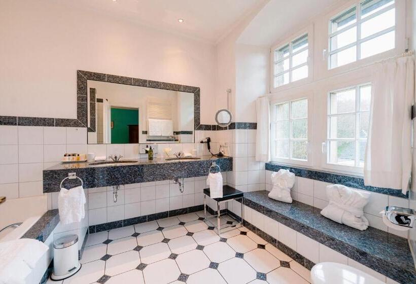 スーペリアールーム, Schlosshotel Hugenpoet