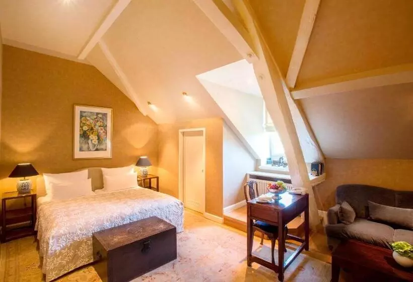 Superior-huone, Schlosshotel Hugenpoet