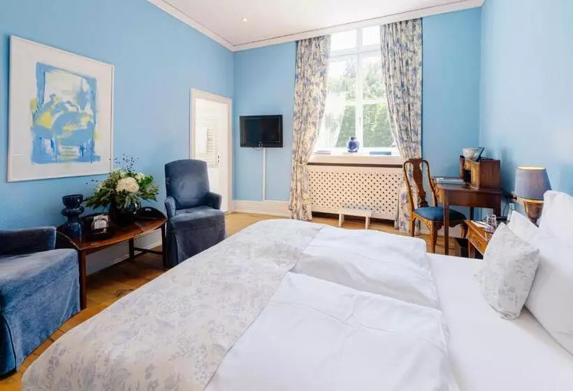 Classic-huone, Schlosshotel Hugenpoet