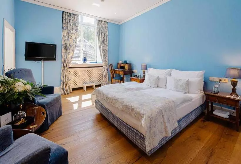 Classic-huone, Schlosshotel Hugenpoet