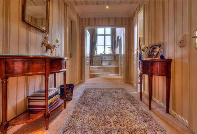 Sviitti, Schlosshotel Hugenpoet