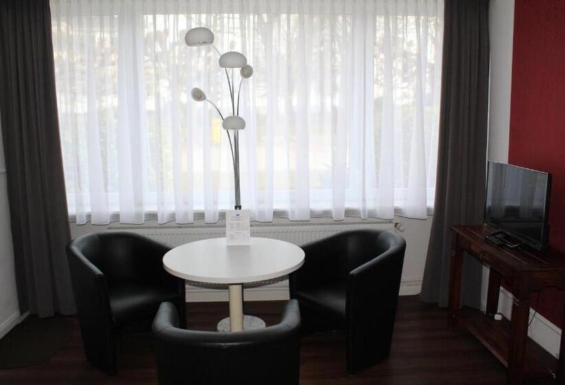 スタンダードトリプルルーム, Sonnenklause