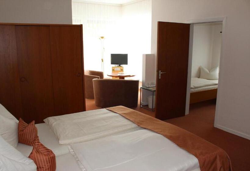 スタンダードトリプルルーム, Sonnenklause