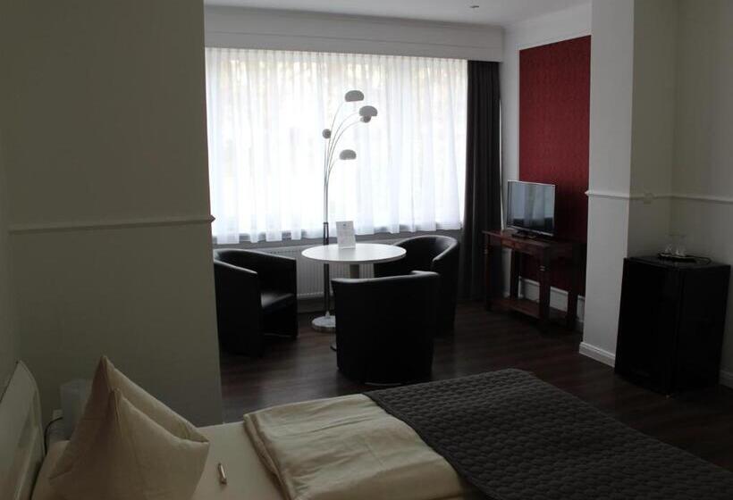 スタンダードトリプルルーム, Sonnenklause