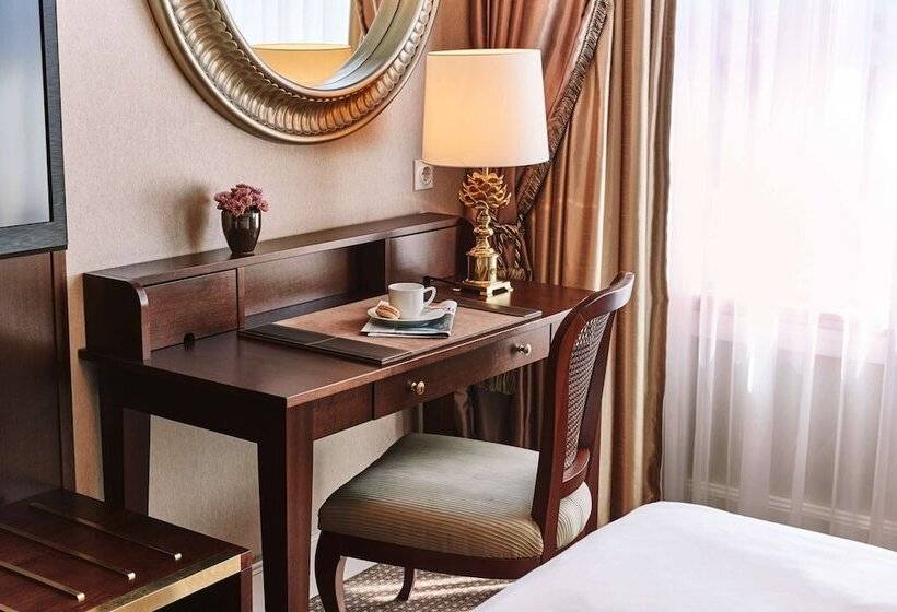 Номер Deluxe, Steigenberger Icon Parkhotel Düsseldorf