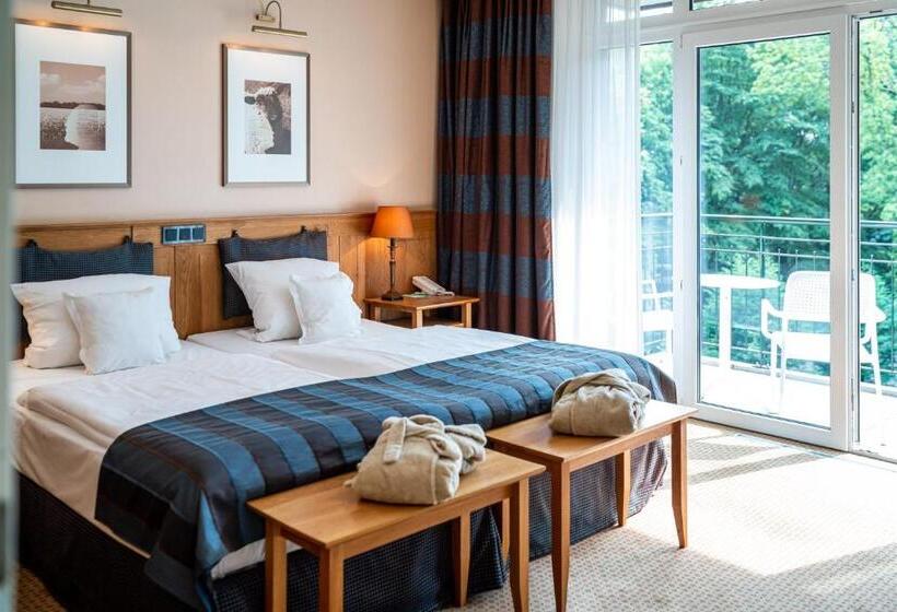 ジュニアスイート, Waldhotel Tannenhäuschen