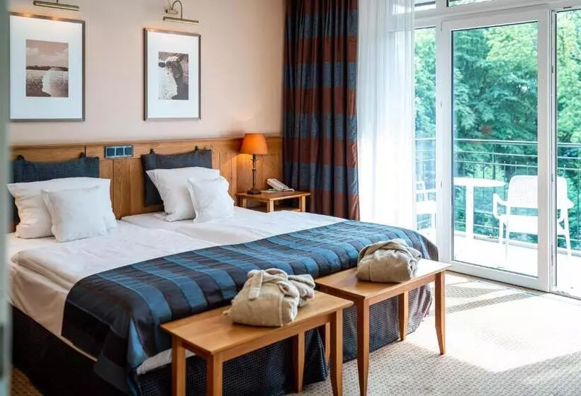 ジュニアスイート, Waldhotel Tannenhäuschen