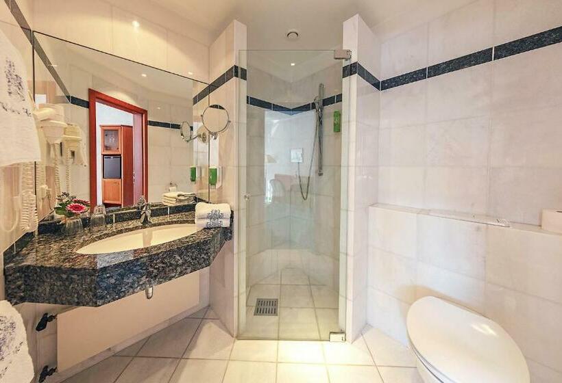 수피리어 룸, Wittlers