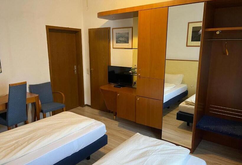 Camera Standard, Zum Klüverbaum