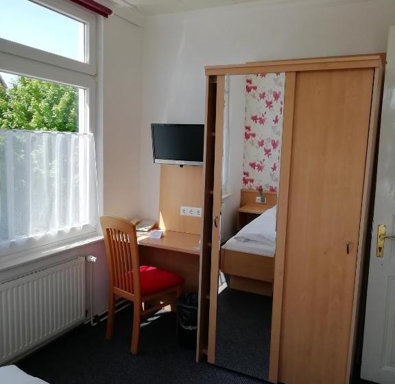 غرفة قياسية, Zur Linde