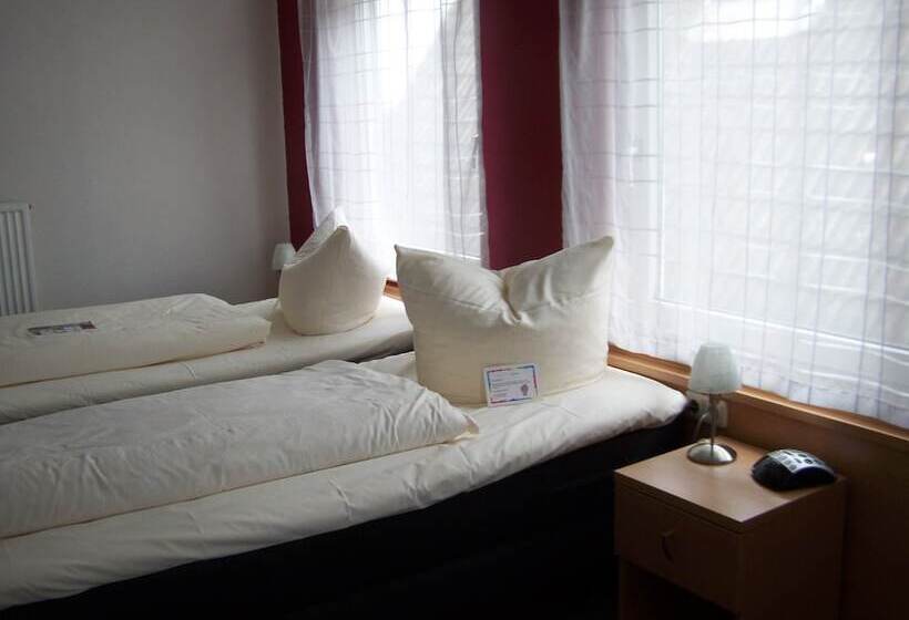 غرفة قياسية, Zur Linde