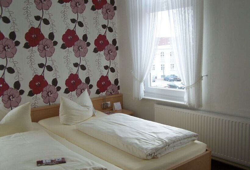 غرفة قياسية, Zur Linde