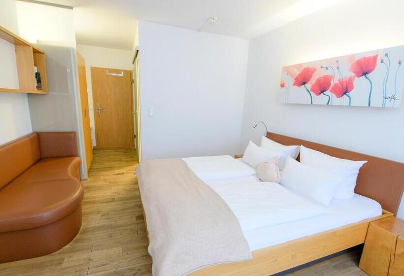 غرفة قياسية مزوَّدة بشُرفة, Biohotel Mohren