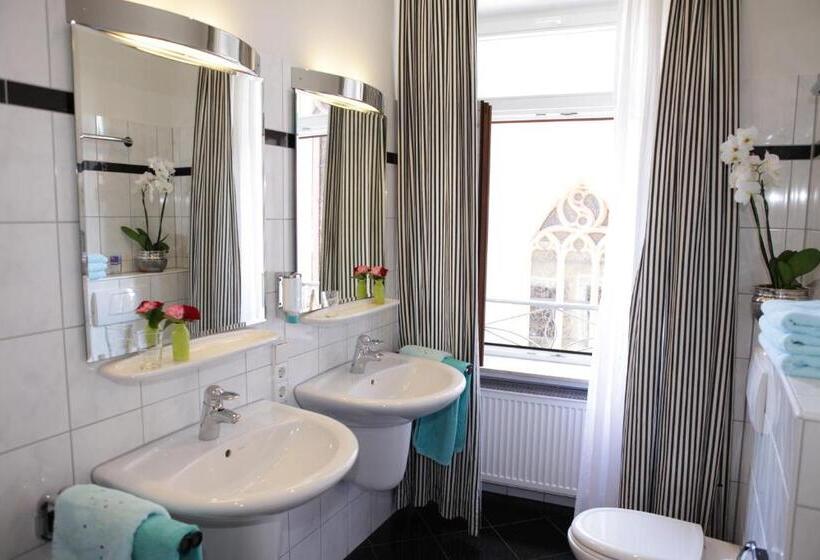 デラックスルーム, Am Markt