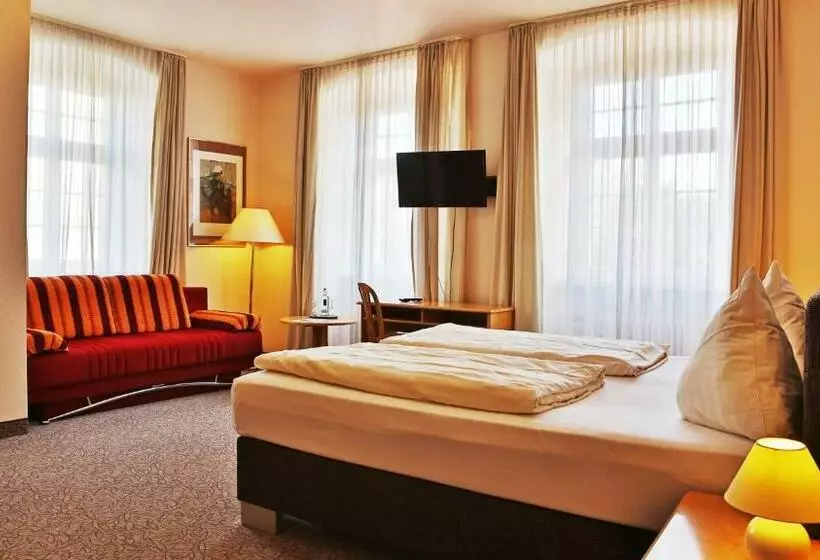 Standard Room, Am Schloss