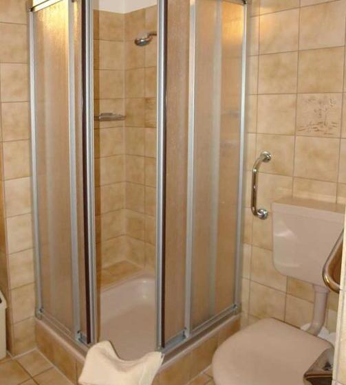 带大床的标准间, Central