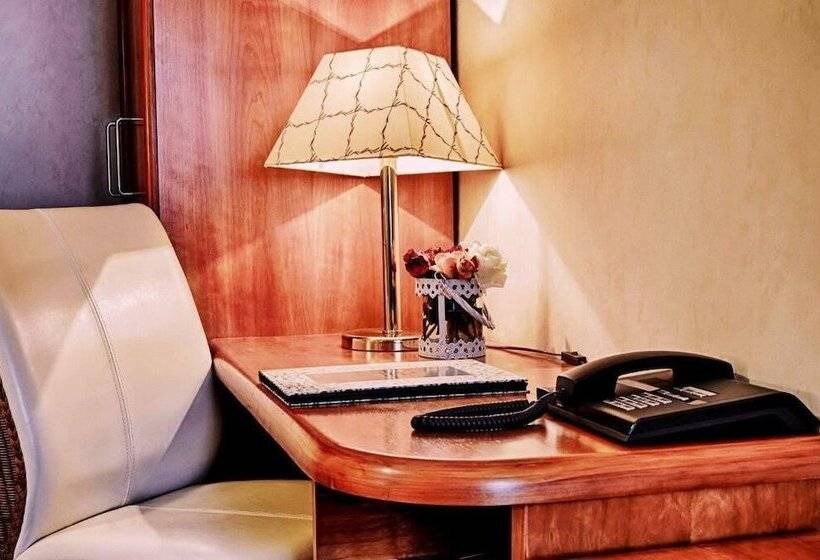 スタンダードルーム, Drei Lilien