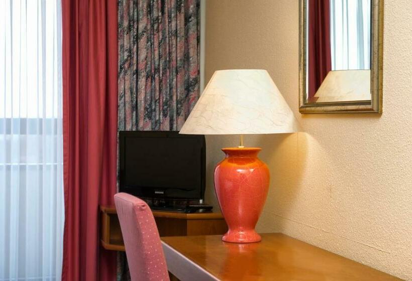 غرفة قياسية ثلاثية, Excelsior Ludwigshafen