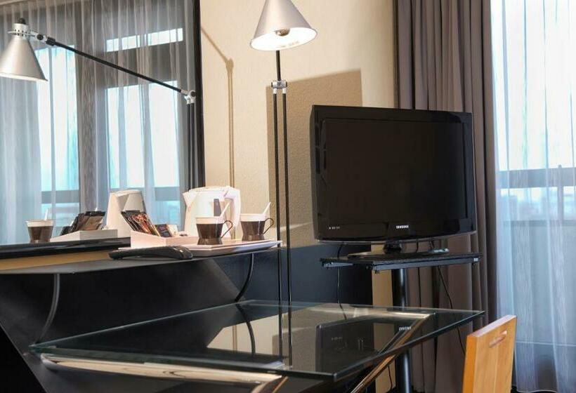 غرفة بيزنس, Excelsior Ludwigshafen