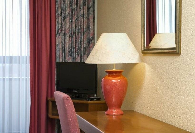 غرفة قياسية ثلاثية, Excelsior Ludwigshafen