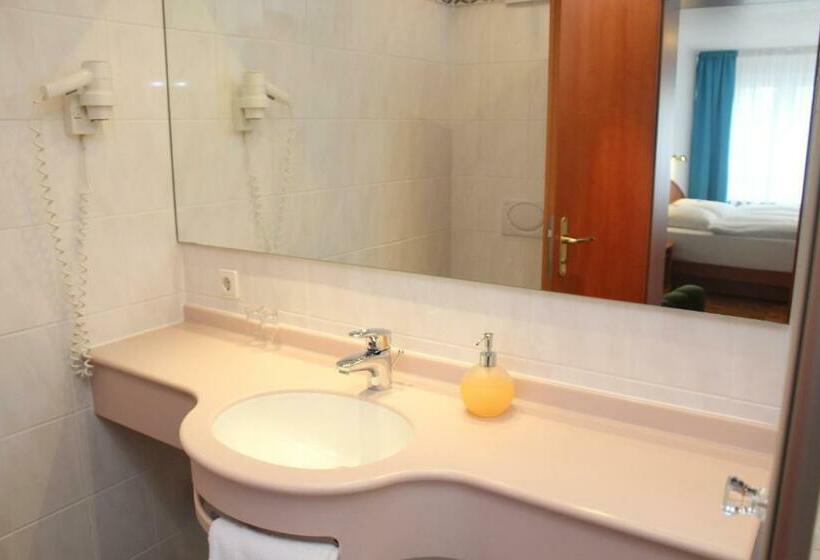 Номер Стандарт, Sonne