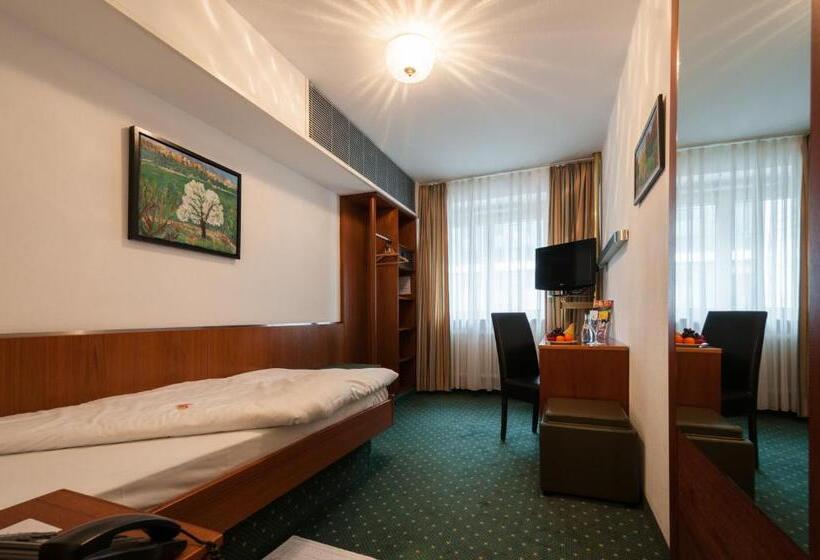 스탠다드 싱글 룸, Unger