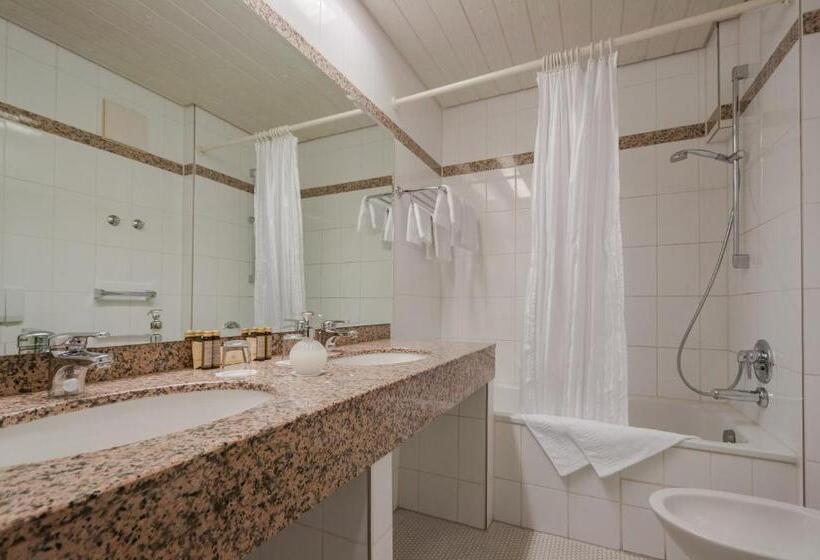 디럭스 룸, Unger