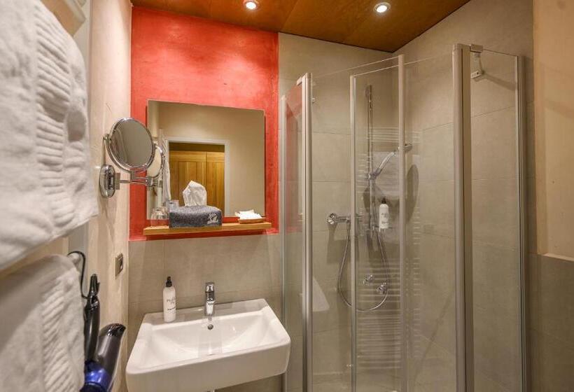 اتاق استاندارد, Biohotel Garmischer Hof