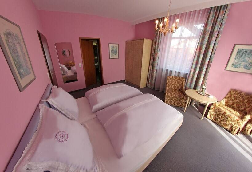 Balkonlu Delüks Oda, Gesundheitshotel Rössle