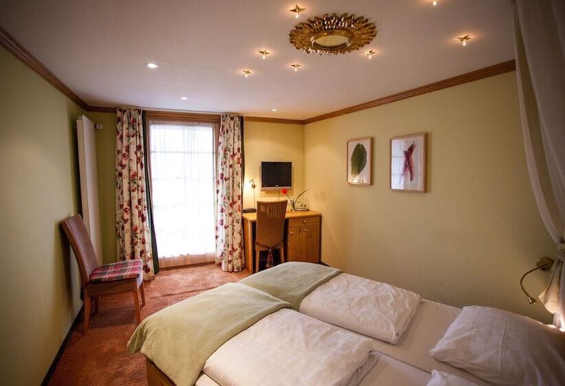 バルコニー付きスタンダードルーム, Adler Barental