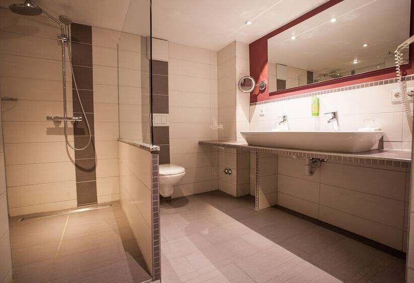 １ベッドルームアパートメント, Adler Barental