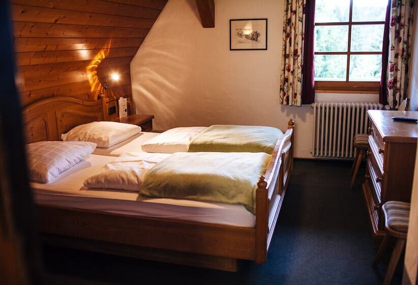 ファミリールーム, Adler Barental