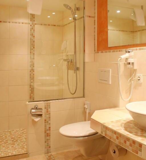 スタンダードルーム, Adler Barental