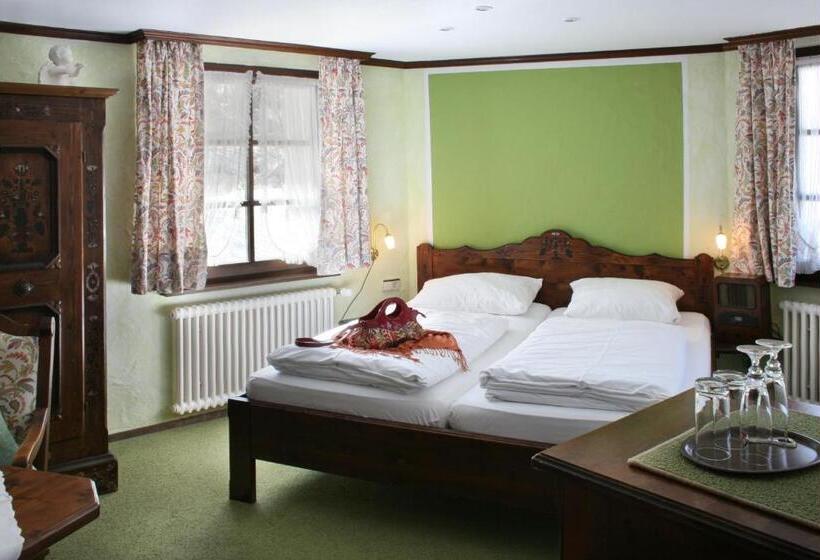 スタンダードルーム, Adler Barental