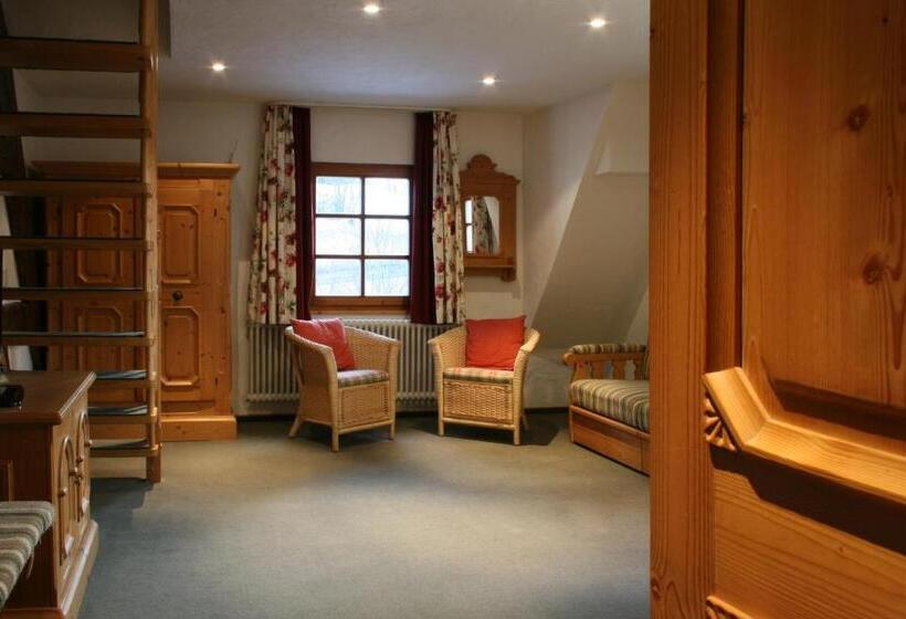 ファミリールーム, Adler Barental