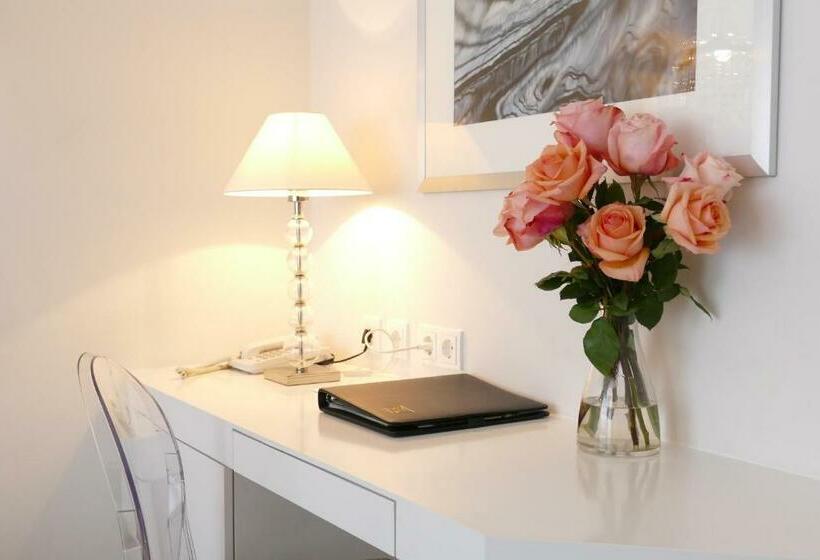 اتاق سوپریور, An Der Oper