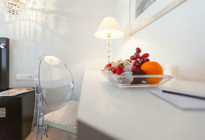 اتاق سوپریور, An Der Oper