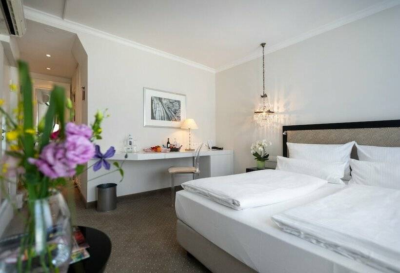 اتاق سوپریور, An Der Oper