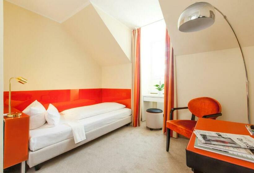 اتاق استاندارد یک نفره, An Der Oper