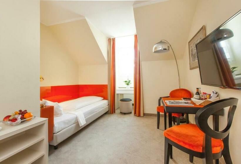 اتاق استاندارد یک نفره, An Der Oper