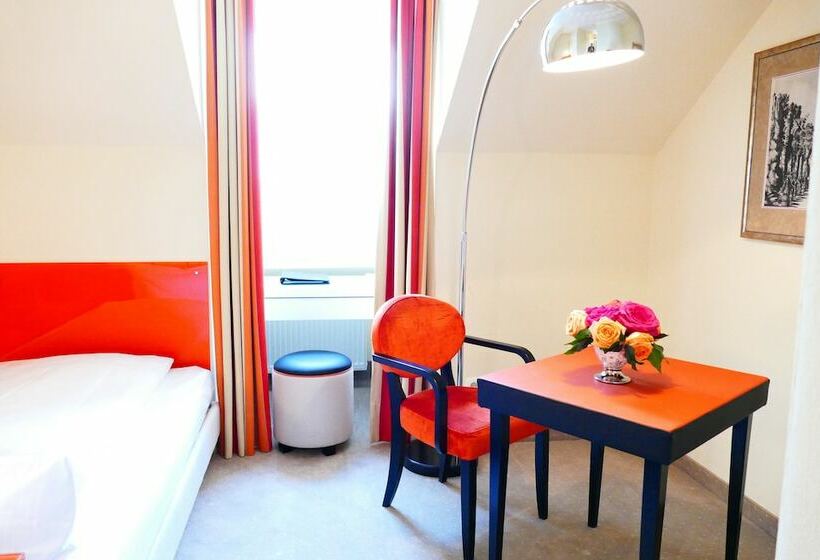 اتاق استاندارد یک نفره, An Der Oper