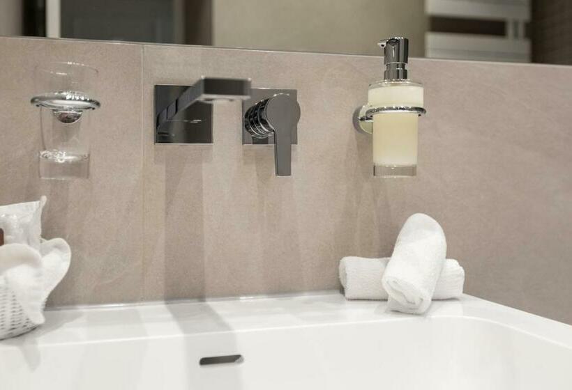 سوییت جونیور, An Der Oper