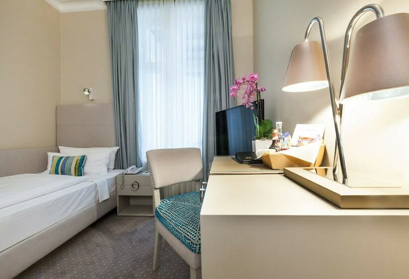 اتاق اینتریور یک تخته, An Der Oper