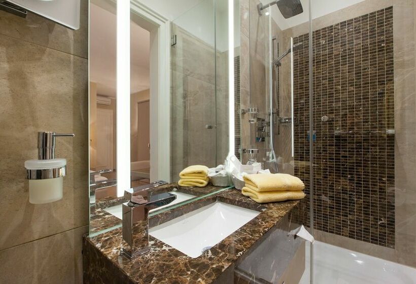 اتاق اینتریور یک تخته, An Der Oper